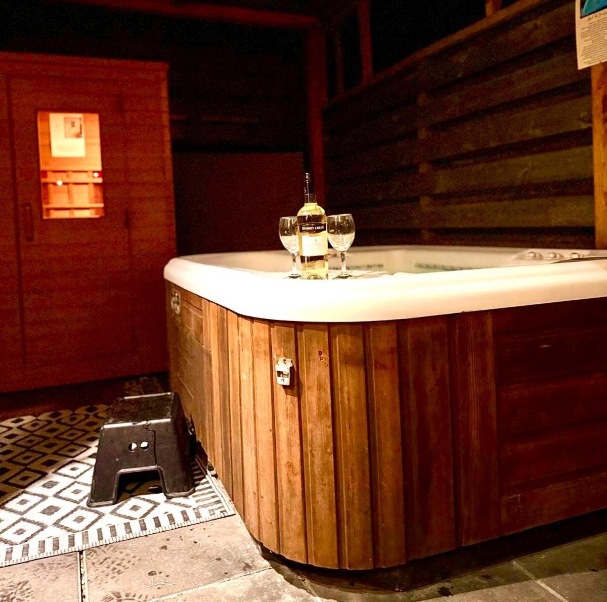 Tiny House With Sauna & Jacuzzi Near Amsterdam Vijfhuizen Ngoại thất bức ảnh
